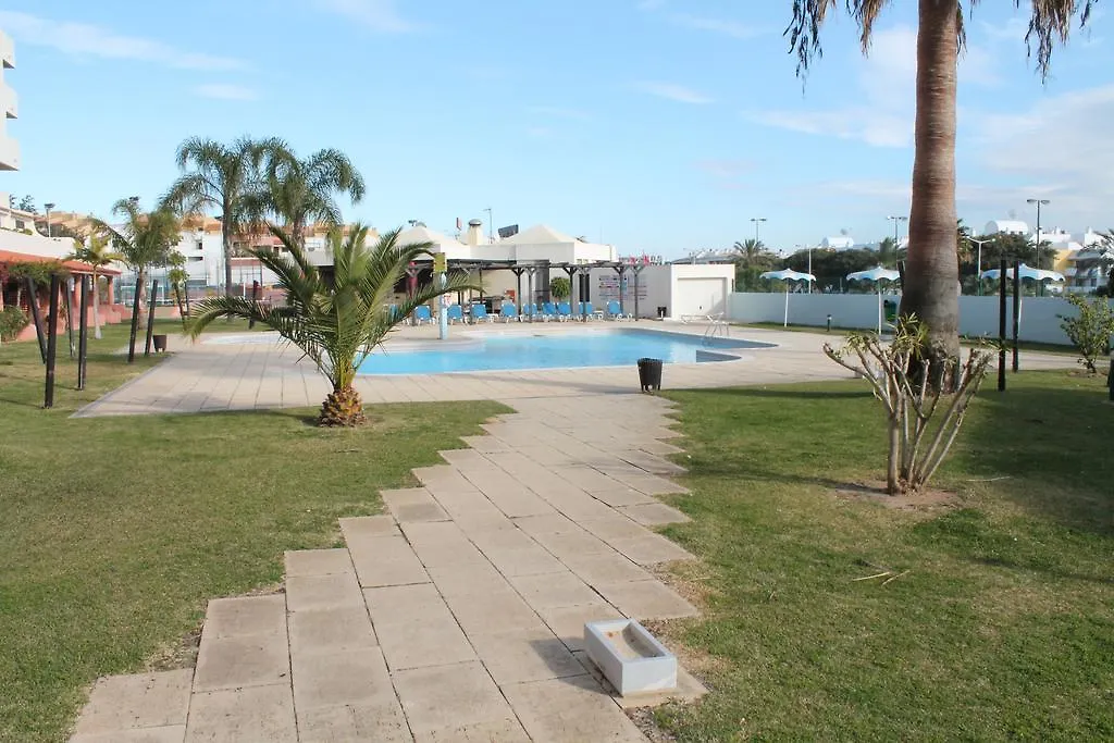 Xavilla 8 Albufeira 0*,